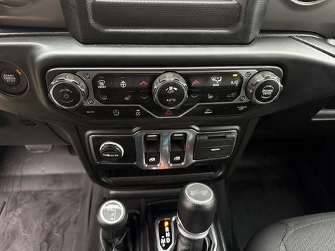 Used 2022 Jeep Wrangler Sport AWD/4WD image 21
