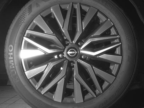 Used 2025 Nissan Altima 2.5 SV FWD image 15
