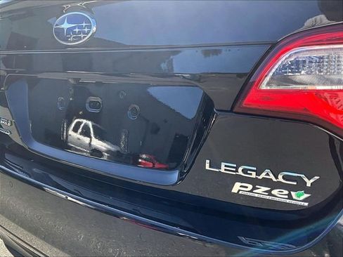 Used 2017 Subaru Legacy 2.5i Limited AWD/4WD image 8