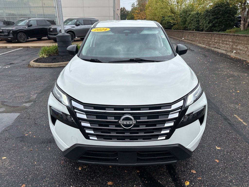 Used 2024 Nissan Rogue S AWD/4WD image 16