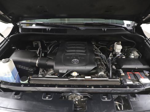 Used 2021 Toyota Tundra Platinum image 29