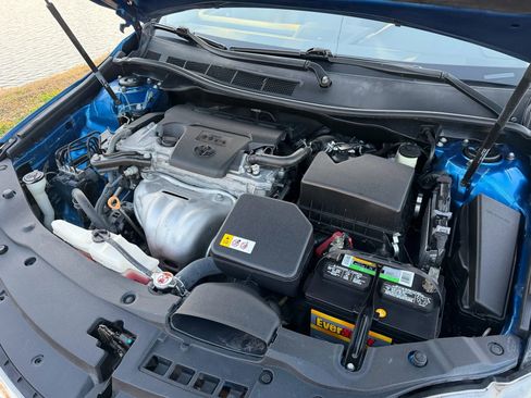 Used 2017 Toyota Camry SE image 19