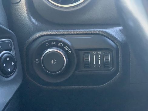 Used 2021 Jeep Wrangler Unlimited Sahara AWD/4WD image 16
