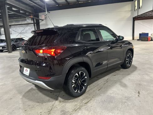 Used 2021 Chevrolet TrailBlazer LT w/ Convenience Package image 9