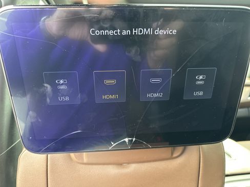 Certified 2022 Chevrolet Suburban High Country w/ LPO, Illumination Package image 27