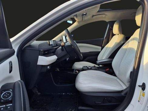 Used 2021 Ford Mustang Mach-E Premium image 24