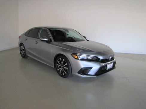 Used 2024 Honda Civic EX image 3