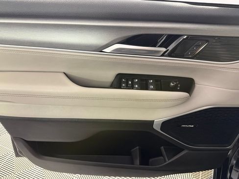 Certified 2025 Jeep Wagoneer 4WD image 24
