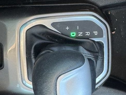 Certified 2022 Jeep Renegade Limited w/ Sun, Sound & Wheels Group AWD/4WD image 37