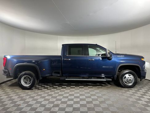 Used 2022 Chevrolet Silverado 3500 High Country w/ Snow Plow Prep/Camper Package image 6