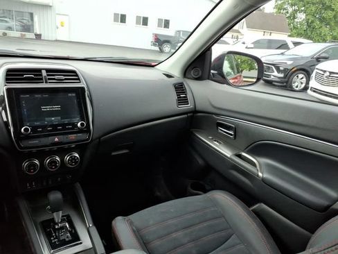 Used 2025 Mitsubishi Outlander Sport AWD image 13