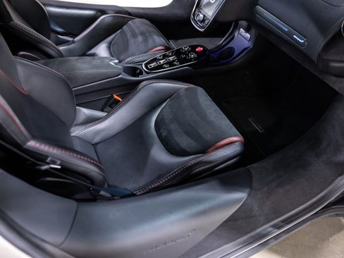 Used 2022 McLaren GT RWD image 31