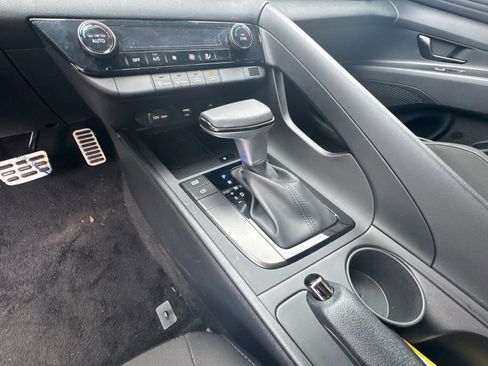 Certified 2025 Hyundai Elantra Sport FWD image 30