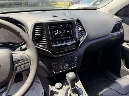 Used 2022 Jeep Cherokee Limited w/ Elite Package AWD/4WD image 22