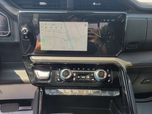 Used 2024 GMC Sierra 1500 AT4 w/ Technology Package image 9