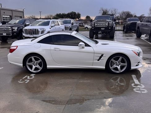 Used 2014 Mercedes-Benz SL 550 image 9