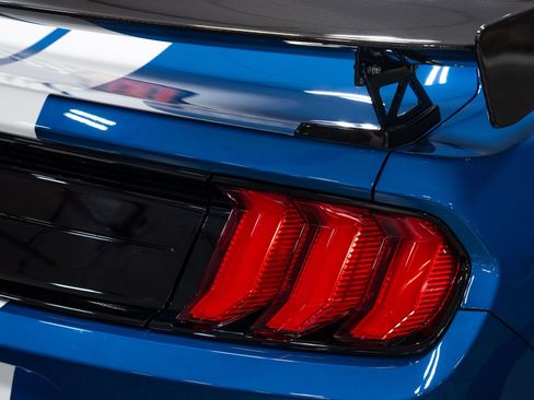 Used 2020 Ford Mustang Shelby GT500 w/ Carbon Fiber Track Pack RWD image 38