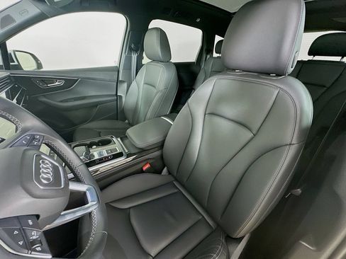 Used 2025 Audi Q7 3.0T Premium Plus AWD/4WD image 34