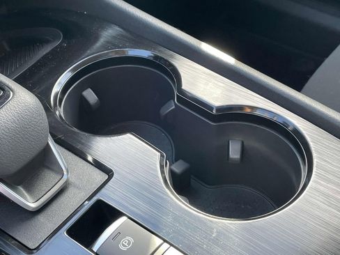 Used 2024 Nissan Rogue S image 28