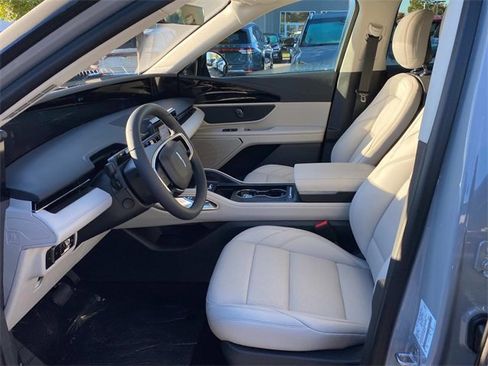 New 2026 Lincoln Nautilus Premier image 9