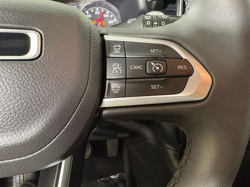 Used 2025 Jeep Compass Limited AWD/4WD image 25