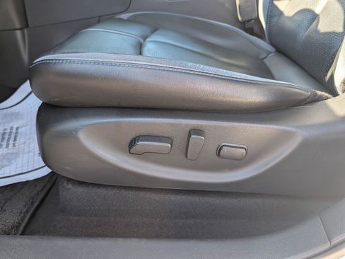 Used 2019 Nissan Leaf SL w/ SL Technology Package FWD image 8