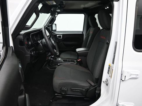 Used 2025 Jeep Wrangler Unlimited Rubicon AWD/4WD image 24