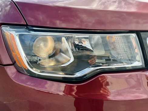 Used 2018 Jeep Grand Cherokee Limited image 8