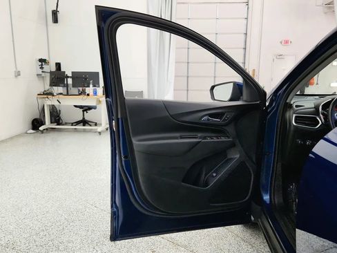 Used 2020 Chevrolet Equinox LT w/ Driver Convenience Package image 30