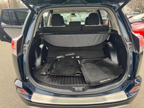 Used 2018 Toyota RAV4 XLE image 9