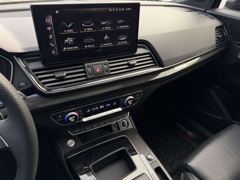 Used 2023 Audi SQ5 Prestige w/ Prestige Package image 16