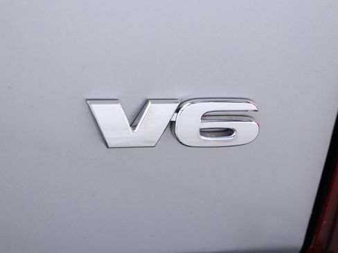 Used 2018 Toyota Tacoma SR image 62