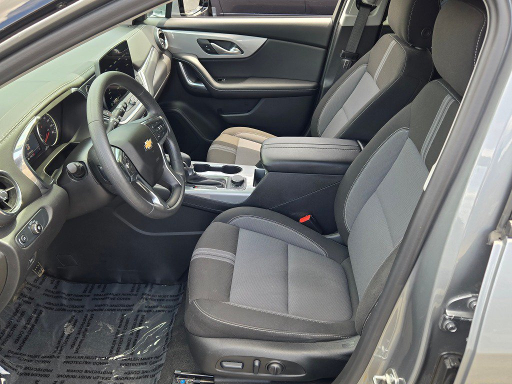 Certified 2024 Chevrolet Blazer LT w/ Convenience Package FWD image 23