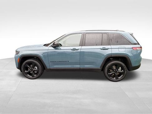 New 2026 Jeep Grand Cherokee Limited w/ Limited Altitude Package AWD/4WD image 4