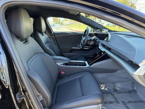 Used 2024 Lucid Air Pure image 34