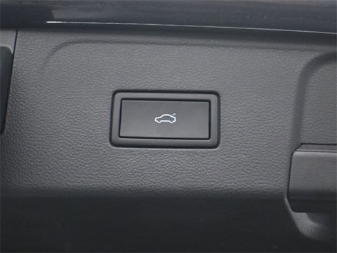 Used 2024 Volkswagen Atlas SEL Premium R-Line image 26