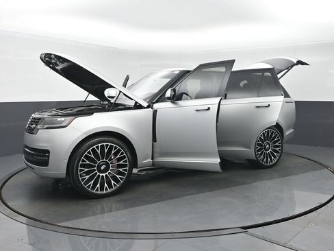 Used 2023 Land Rover Range Rover SE AWD/4WD image 41