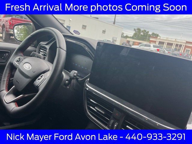 Used 2024 Ford Escape ST-Line w/ Tech Pack #1 AWD/4WD image 11