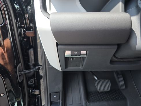 Certified 2025 Land Rover Defender 110 S AWD/4WD image 32