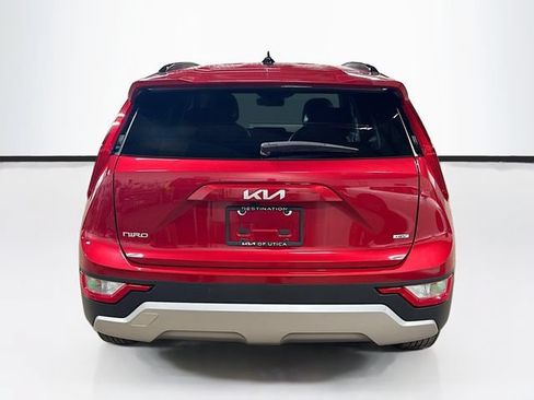 Used 2025 Kia Niro LX FWD image 6