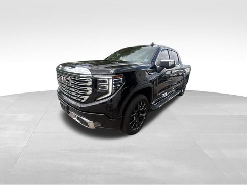 Used 2023 GMC Sierra 1500 Denali w/ Technology Package AWD/4WD image 2
