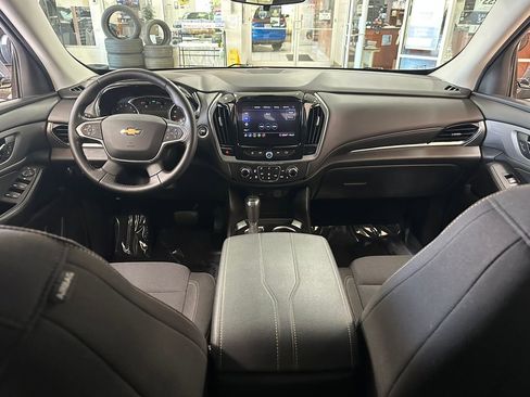 Used 2020 Chevrolet Traverse LT FWD image 12