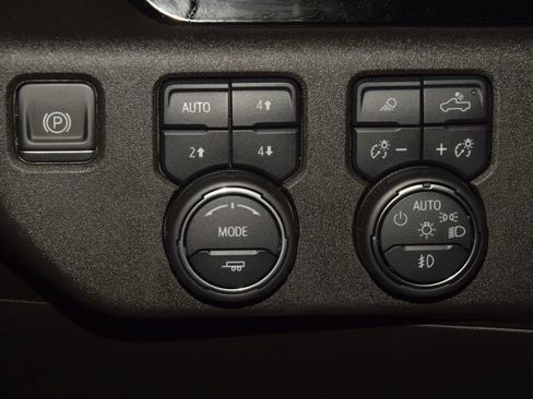 Used 2024 Chevrolet Silverado 1500 High Country w/ High Country Premium Package AWD/4WD image 37