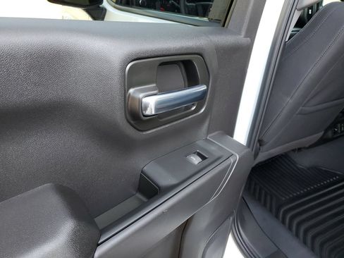 Used 2025 Chevrolet Silverado 1500 Custom Trail Boss AWD/4WD image 12