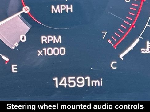 Used 2025 GMC Yukon Denali w/ Denali Reserve Package image 38