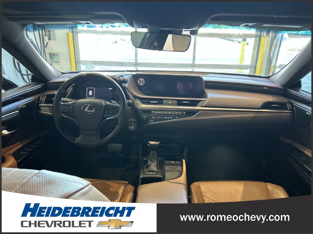 Used 2019 Lexus ES 350 w/ Accessory Package 2 FWD image 16