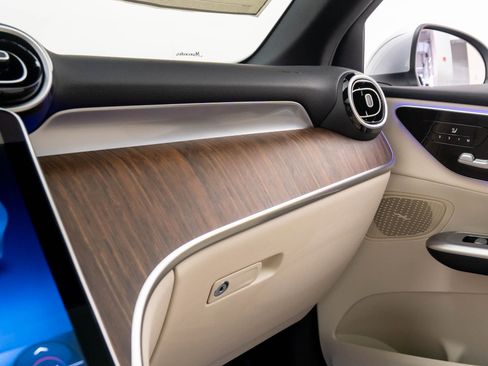 New 2026 Mercedes-Benz GLC 300 4MATIC image 23