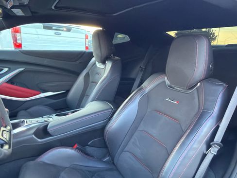 Used 2022 Chevrolet Camaro ZL1 RWD image 7