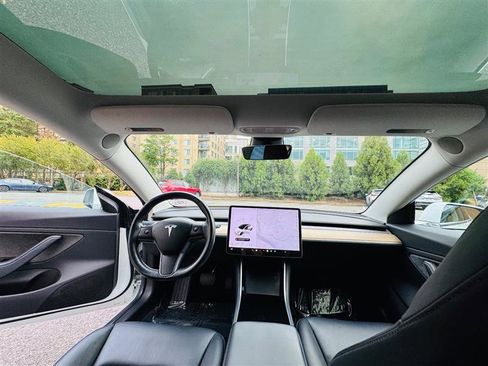 Used 2018 Tesla Model 3 image 26