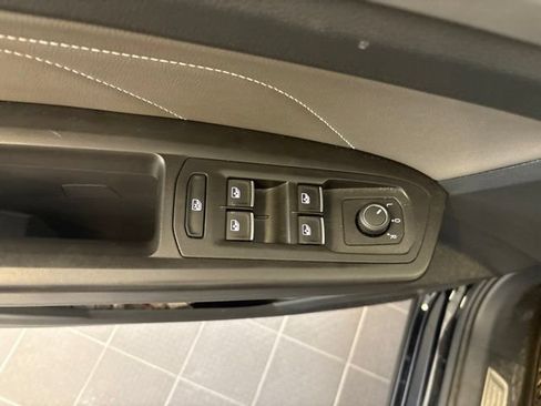 Used 2023 Volkswagen Atlas SE w/ Panoramic Sunroof Package FWD image 27